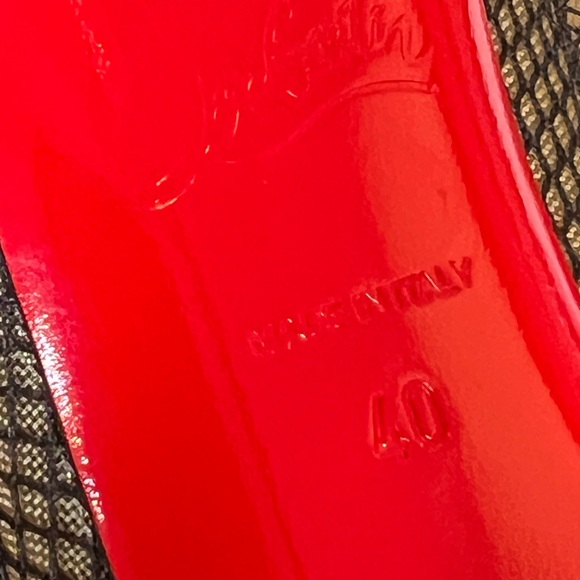 Christian Louboutin Fishnet PeepToe Platform Pumps with patent & kid leather - Picture 12 of 13